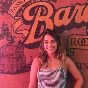 Meet your Posher, Carolina